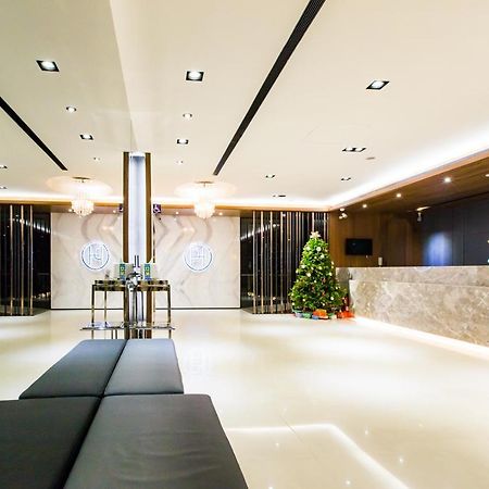 Palmer Hotel Taichung Exterior photo