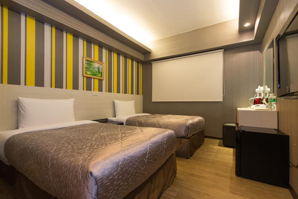 Palmer Hotel Taichung Exterior photo
