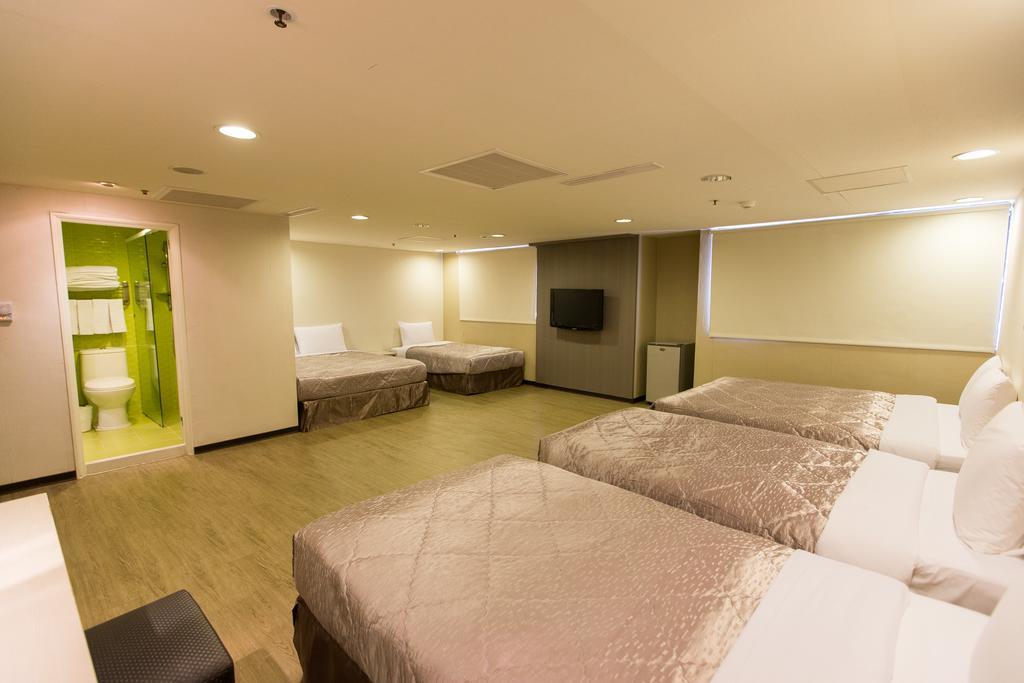 Palmer Hotel Taichung Exterior photo