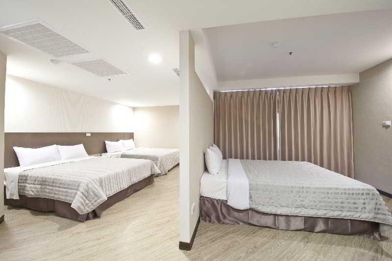 Palmer Hotel Taichung Exterior photo