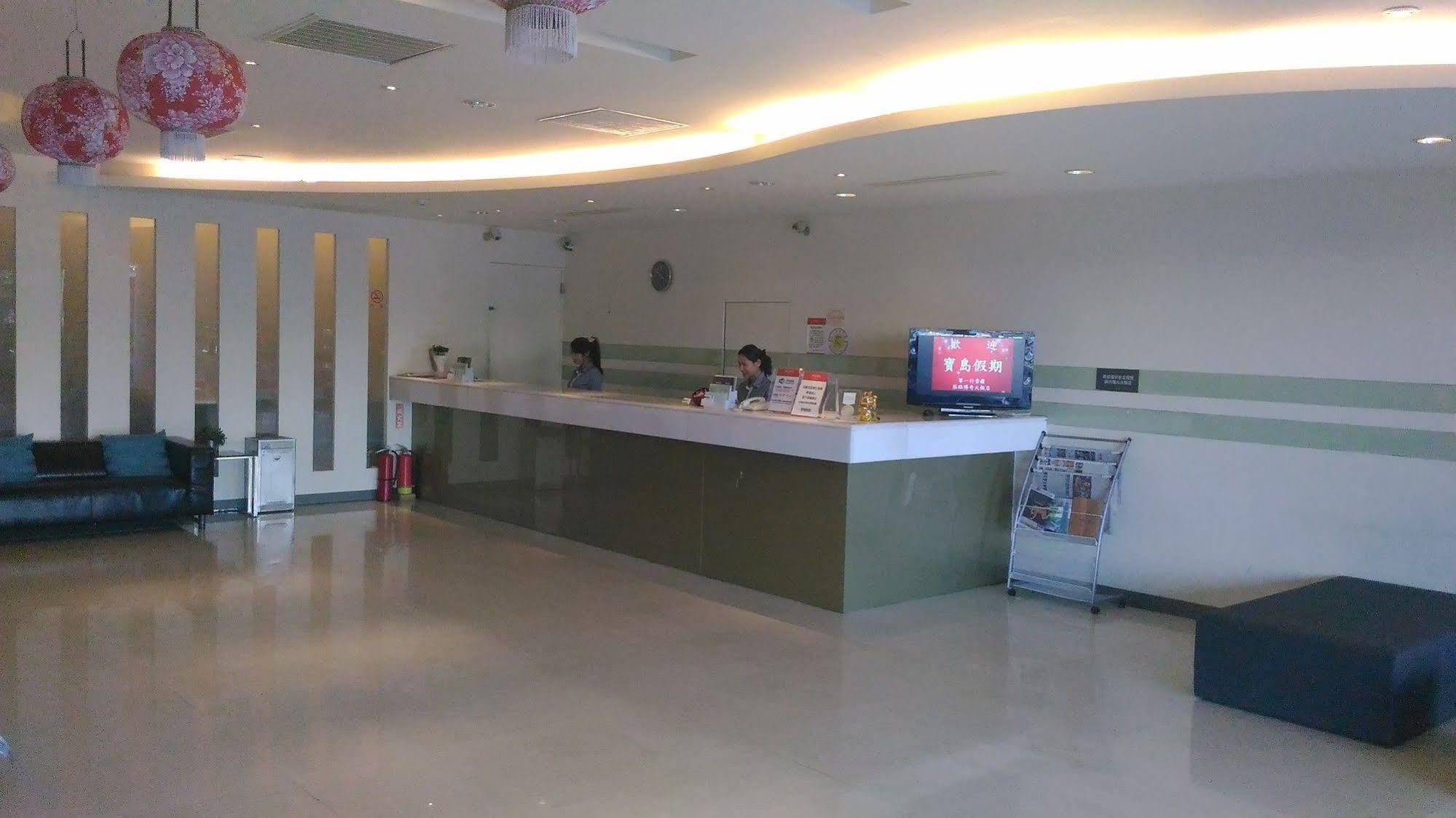 Palmer Hotel Taichung Exterior photo