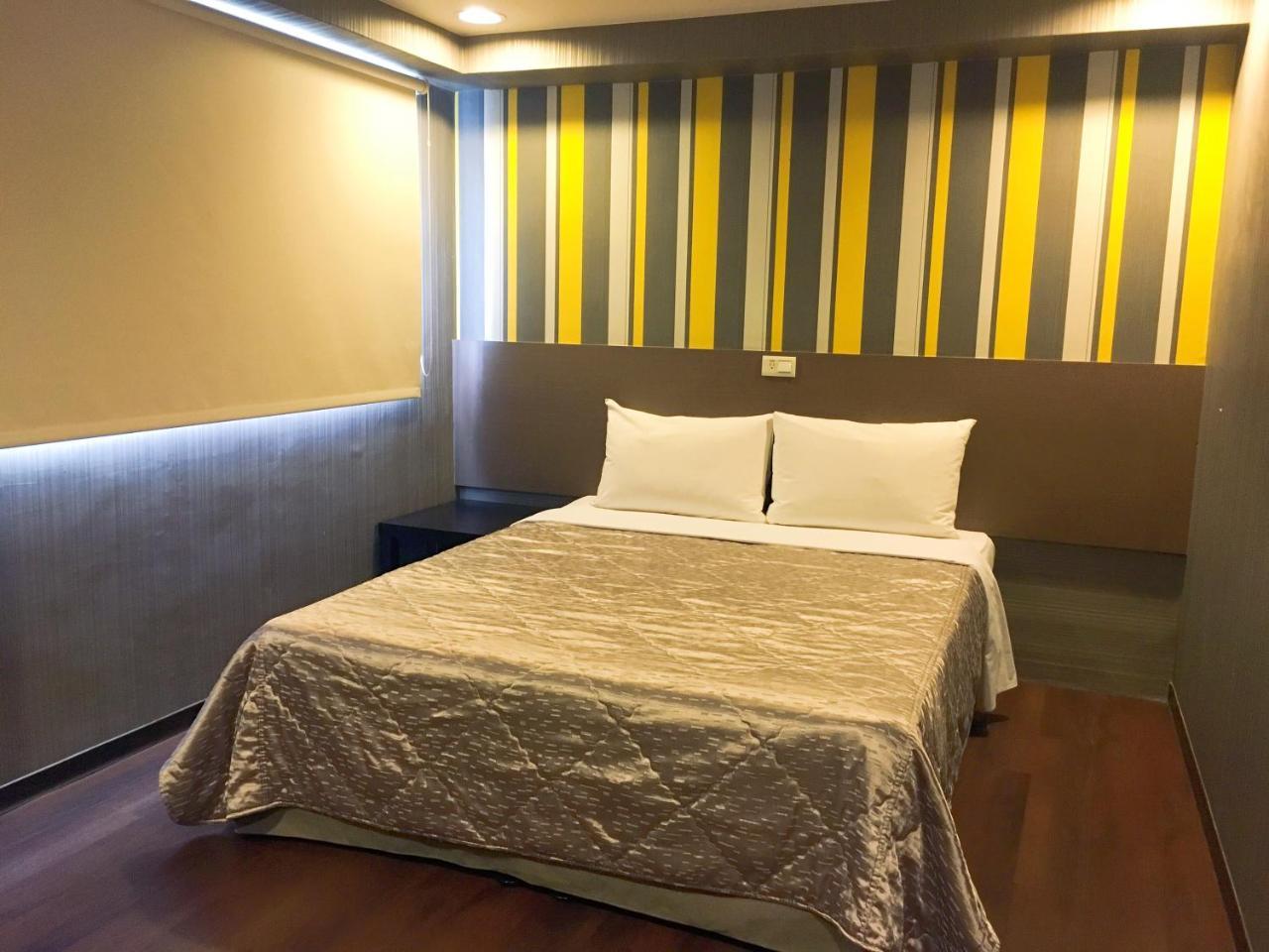 Palmer Hotel Taichung Exterior photo