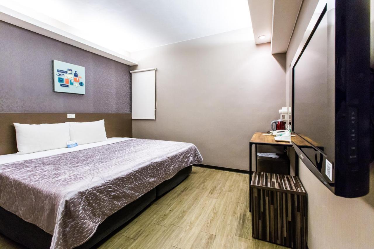 Palmer Hotel Taichung Exterior photo